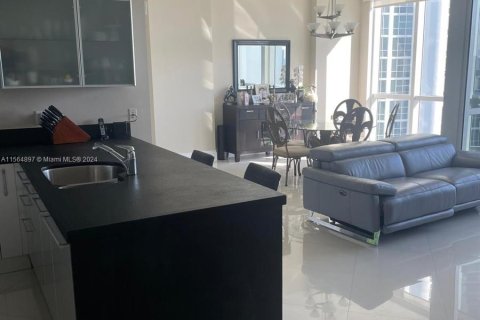 Condominio en venta en Sunny Isles Beach, Florida, 2 dormitorios, 146.51 m2 № 1117581 - foto 10