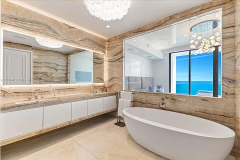 Copropriété à vendre à Sunny Isles Beach, Floride: 4 chambres, 305.37 m2 № 1332127 - photo 15