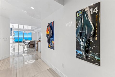 Condominio en venta en Sunny Isles Beach, Florida, 4 dormitorios, 305.37 m2 № 1332127 - foto 29