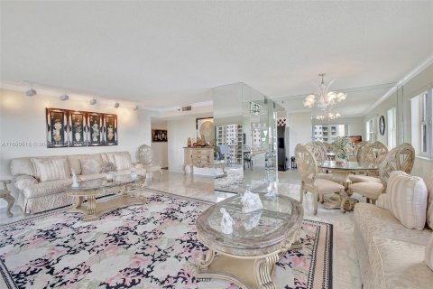 Copropriété à vendre à Hollywood, Floride: 2 chambres, 154.22 m2 № 1332125 - photo 10