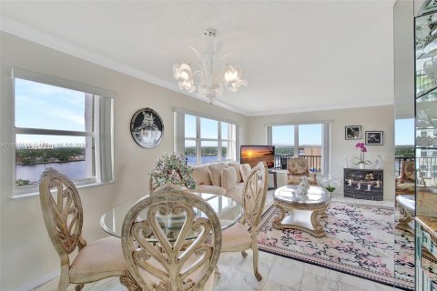 Copropriété à vendre à Hollywood, Floride: 2 chambres, 154.22 m2 № 1332125 - photo 12