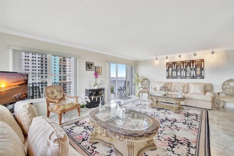 Copropriété à vendre à Hollywood, Floride: 2 chambres, 154.22 m2 № 1332125 - photo 9