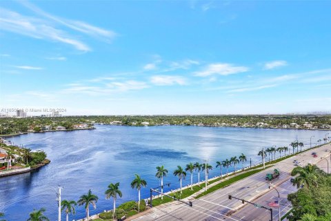 Condominio en venta en Hollywood, Florida, 2 dormitorios, 154.22 m2 № 1332125 - foto 15