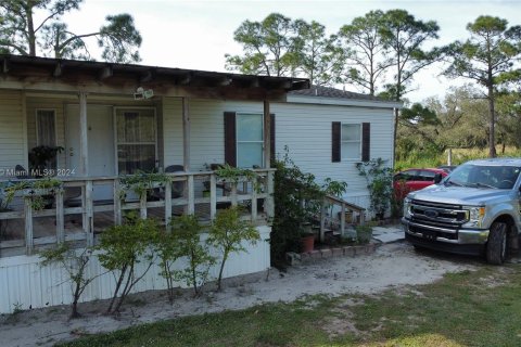 Propiedad comercial en venta en Clewiston, Florida № 967538 - foto 2