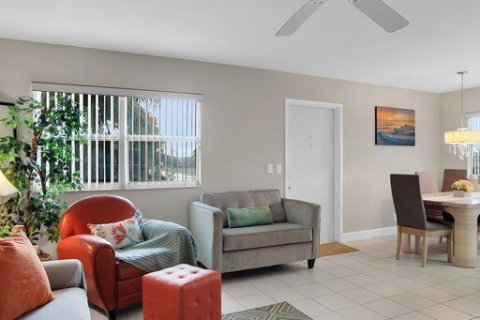 Condo in Delray Beach, Florida, 2 bedrooms  № 650552 - photo 25