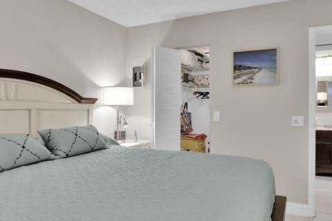 Condo in Delray Beach, Florida, 2 bedrooms  № 650552 - photo 8