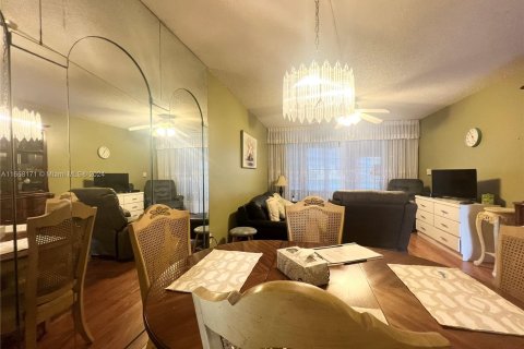 Condo in Sunrise, Florida, 1 bedroom  № 1360638 - photo 13