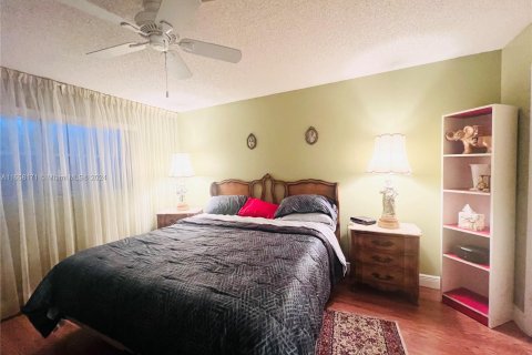 Condo in Sunrise, Florida, 1 bedroom  № 1360638 - photo 18