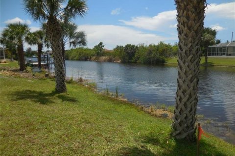 Land in Port Charlotte, Florida № 219521 - photo 2