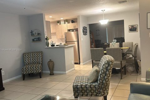 Casa en venta en Tamarac, Florida, 2 dormitorios, 107.77 m2 № 1408366 - foto 3