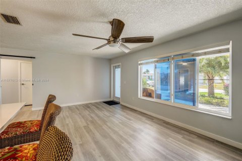 Casa en venta en Sunrise, Florida, 4 dormitorios, 142.79 m2 № 1147143 - foto 7