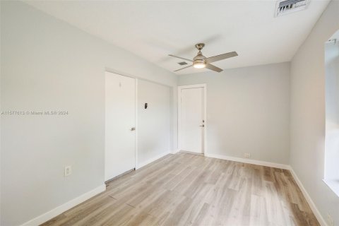 Casa en venta en Sunrise, Florida, 4 dormitorios, 142.79 m2 № 1147143 - foto 30
