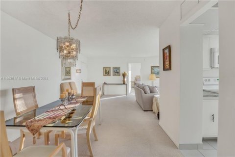 Copropriété à vendre à Fort Lauderdale, Floride: 2 chambres, 102.19 m2 № 1370831 - photo 25