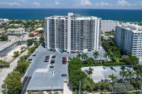 Condo in Fort Lauderdale, Florida, 2 bedrooms  № 1370831 - photo 2