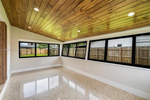 Villa ou maison à vendre à Miami, Floride: 3 chambres, 127.74 m2 № 1370834 - photo 6