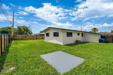 Villa ou maison à vendre à Miami, Floride: 3 chambres, 127.74 m2 № 1370834 - photo 27