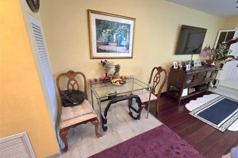 Condo in Saint Petersburg, Florida, 1 bedroom  № 1413445 - photo 12