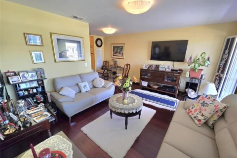 Condo in Saint Petersburg, Florida, 1 bedroom  № 1413445 - photo 9