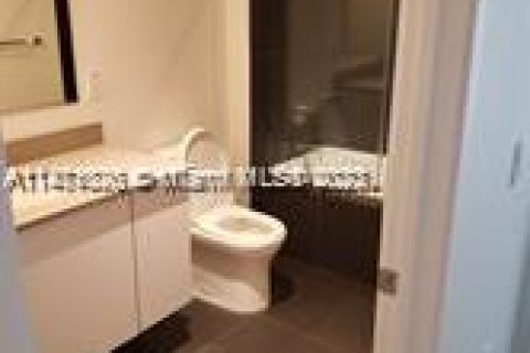 Condo in Miami, Florida, 2 bedrooms  № 781751 - photo 5