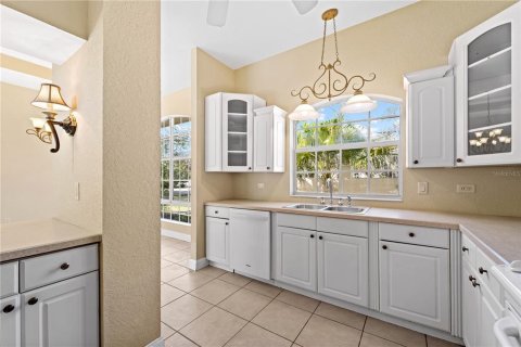 Villa ou maison à vendre à North Port, Floride: 2 chambres, 208.29 m2 № 1003259 - photo 25