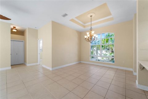 Villa ou maison à vendre à North Port, Floride: 2 chambres, 208.29 m2 № 1003259 - photo 20