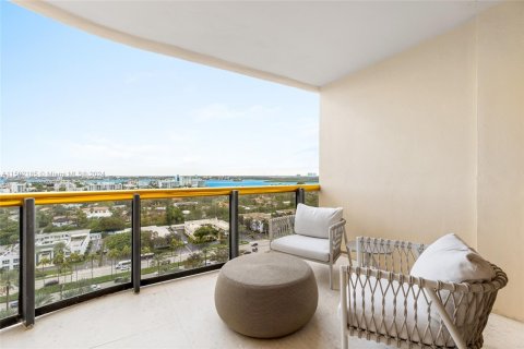 Condominio en venta en Bal Harbour, Florida, 4 dormitorios, 471.01 m2 № 1385580 - foto 27