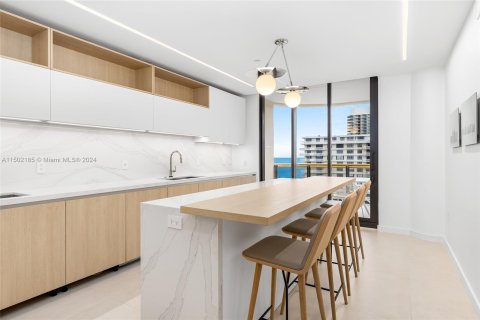 Condominio en venta en Bal Harbour, Florida, 4 dormitorios, 471.01 m2 № 1385580 - foto 17