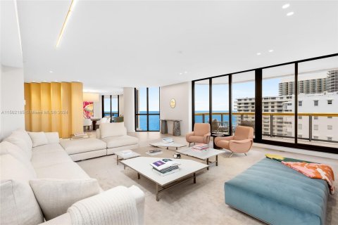 Condominio en venta en Bal Harbour, Florida, 4 dormitorios, 471.01 m2 № 1385580 - foto 24