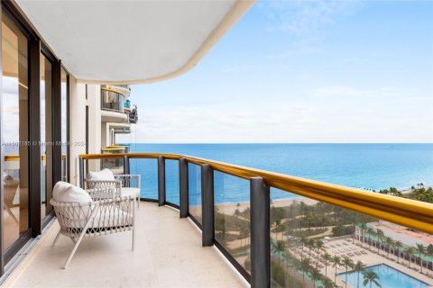 Condominio en venta en Bal Harbour, Florida, 4 dormitorios, 471.01 m2 № 1385580 - foto 7