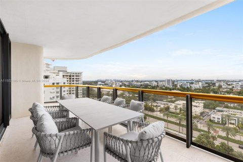 Condominio en venta en Bal Harbour, Florida, 4 dormitorios, 471.01 m2 № 1385580 - foto 8