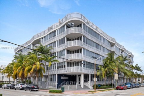 Condominio en venta en Miami Beach, Florida, 2 dormitorios, 91.14 m2 № 1385583 - foto 11