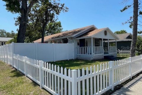 Villa ou maison à louer à Saint Petersburg, Floride: 3 chambres, 76.18 m2 № 1351421 - photo 1