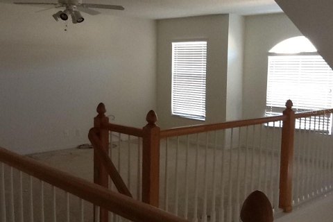 Townhouse in Pinellas Park, Florida 3 bedrooms, 188.13 sq.m. № 1351420 - photo 13