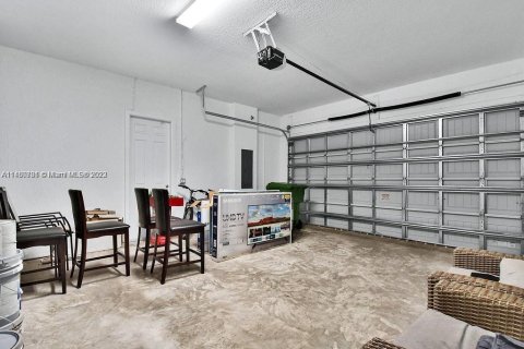 Casa en venta en Pembroke Pines, Florida, 3 dormitorios, 229.1 m2 № 825406 - foto 29