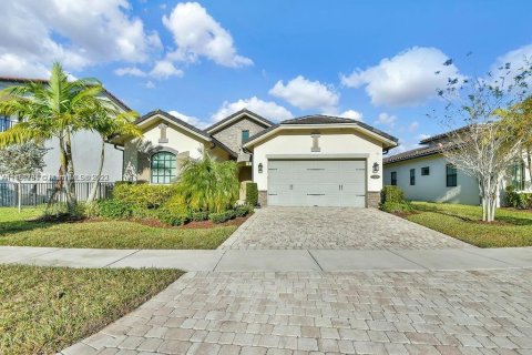 Villa ou maison à vendre à Pembroke Pines, Floride: 3 chambres, 229.1 m2 № 825406 - photo 3