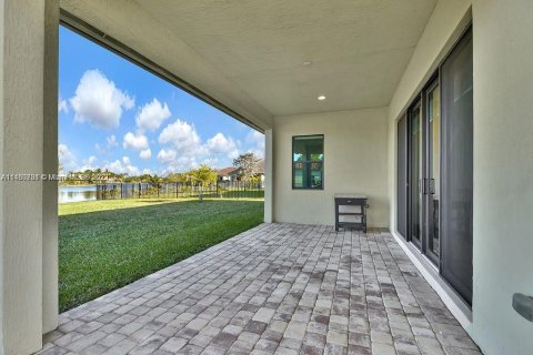 Villa ou maison à vendre à Pembroke Pines, Floride: 3 chambres, 229.1 m2 № 825406 - photo 21