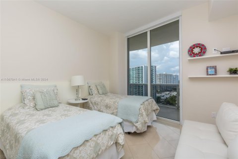 Condominio en venta en Sunny Isles Beach, Florida, 2 dormitorios, 135.92 m2 № 1116490 - foto 7