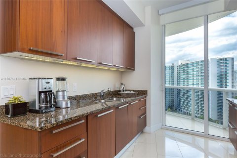 Condominio en venta en Sunny Isles Beach, Florida, 2 dormitorios, 135.92 m2 № 1116490 - foto 16