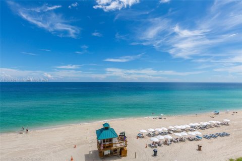 Copropriété à vendre à Sunny Isles Beach, Floride: 2 chambres, 135.92 m2 № 1116490 - photo 29