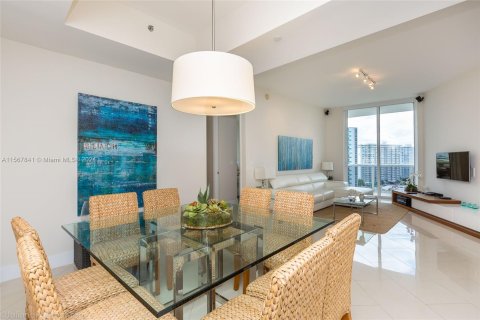 Condominio en venta en Sunny Isles Beach, Florida, 2 dormitorios, 135.92 m2 № 1116490 - foto 14