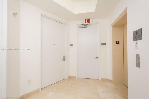 Condo in Sunny Isles Beach, Florida, 2 bedrooms  № 1116490 - photo 26