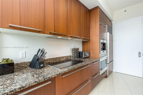 Condominio en venta en Sunny Isles Beach, Florida, 2 dormitorios, 135.92 m2 № 1116490 - foto 18