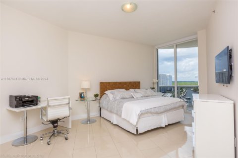 Condo in Sunny Isles Beach, Florida, 2 bedrooms  № 1116490 - photo 2