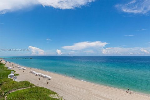 Condominio en venta en Sunny Isles Beach, Florida, 2 dormitorios, 135.92 m2 № 1116490 - foto 28