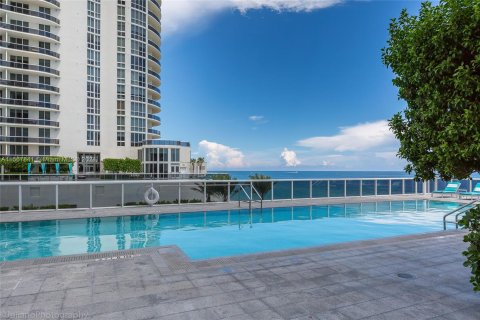 Condominio en venta en Sunny Isles Beach, Florida, 2 dormitorios, 135.92 m2 № 1116490 - foto 27