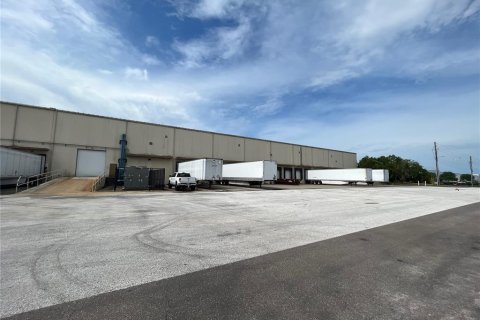 Immobilier commercial à louer à Ocala, Floride: 7432.18 m2 № 631912 - photo 20