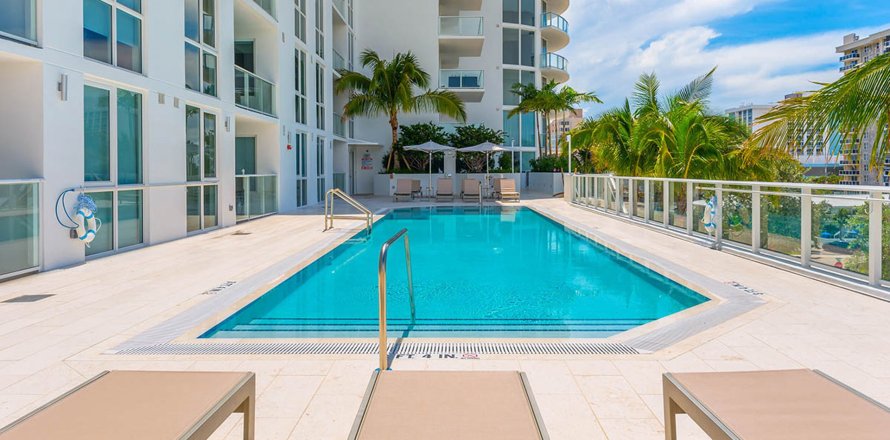 Apartment in GALE RESIDENCES in Fort Lauderdale, Florida 3 bedrooms, 186 sq.m. № 147057
