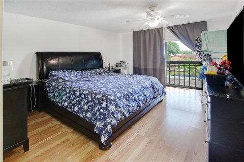 Adosado en venta en Pembroke Pines, Florida, 3 dormitorios, 136.75 m2 № 1281563 - foto 6