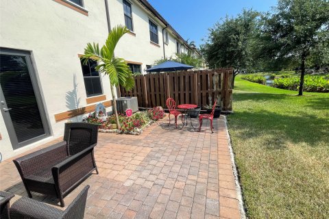 Adosado en venta en Davie, Florida, 3 dormitorios, 170.48 m2 № 1185592 - foto 8