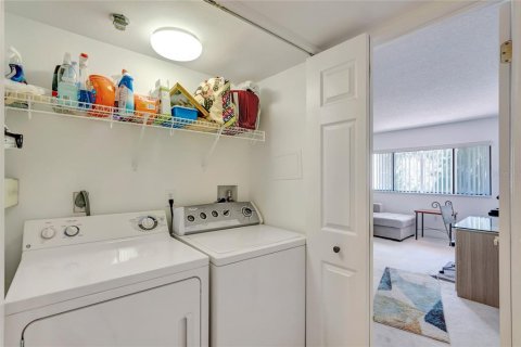 Condo in Casselberry, Florida, 3 bedrooms  № 1386417 - photo 22